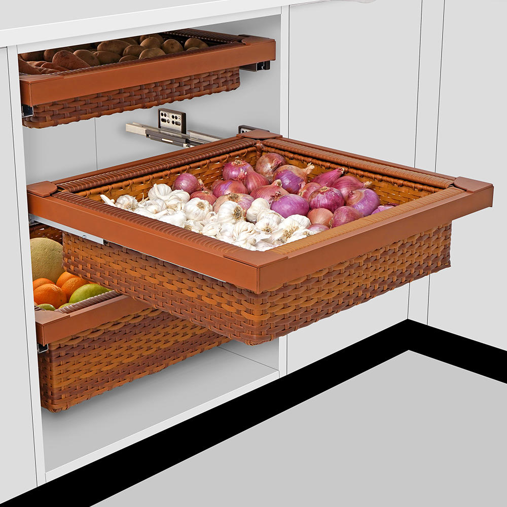 WOODEN WICKER BASKET 450